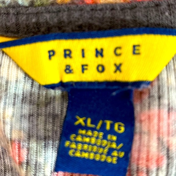 Prince & Fox soft floral top - Picture 4 of 5